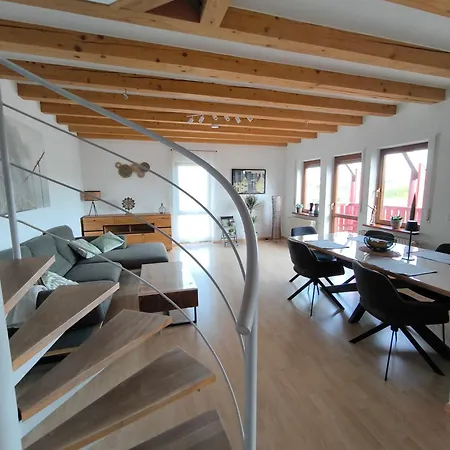 Alexandras - Maisonette 90 Qm Mit Balkon شقة ميشيلشتادت